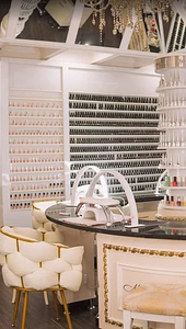 Салон красоты рядом с ЦУМ 7