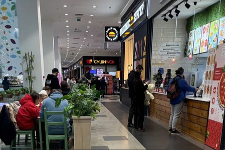 Кафе на фудкорте. 8 лет в ТЦ 0