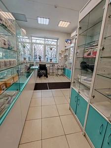 Аптека в проходимом месте на территории больницы 1