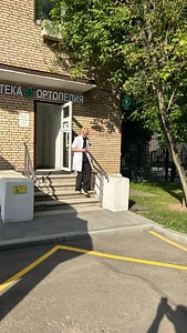 Аптека в проходимом месте на территории больницы 0