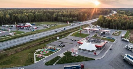 Гостиница на трассе М10 с землей 7 Га 1