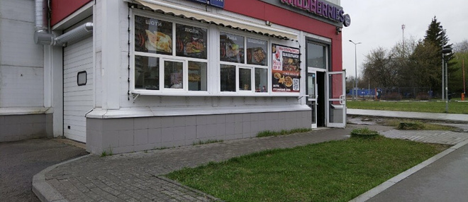 Шашлычная в отдельно стоящем здании у ТЦ