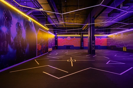 VR‑парк 650м²: пространство погружения. 500к/мес 4