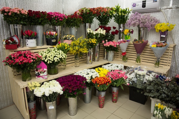 Перспективный магазин цветов у метро в центре Москвы 2