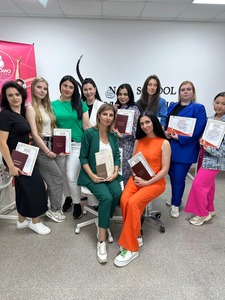 Именитая школа маникюра. Мин. прибыль 400.000 8