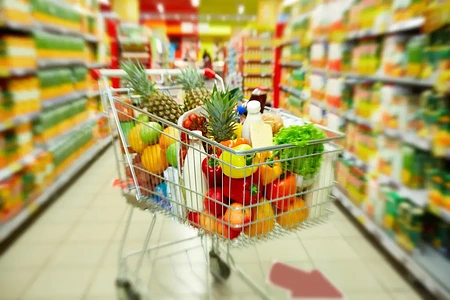 Продуктовый магазин с управляющим 1