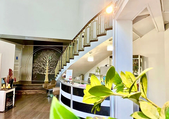 Фитнес студия с салоном красоты 