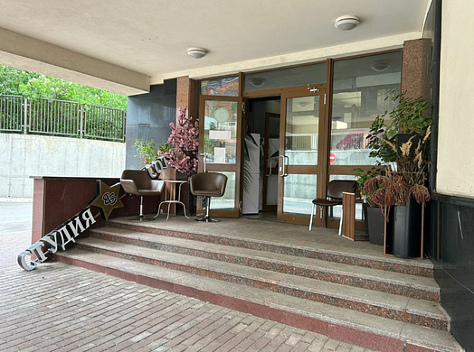 Фитнес студия с салоном красоты 