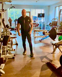 Фитнес студия с салоном красоты  3