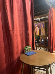 Кофейня-киноклуб в Высотке на Котельнической 8