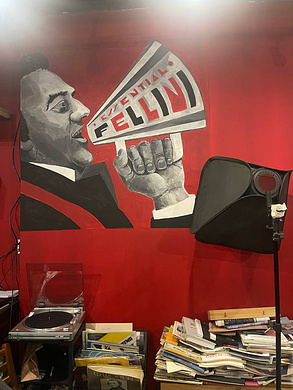 Кофейня-киноклуб в Высотке на Котельнической