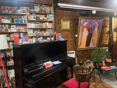 Кофейня-киноклуб в Высотке на Котельнической 4