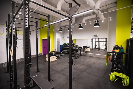 Фитнес студия 430 кв.м в Торговом центре 8