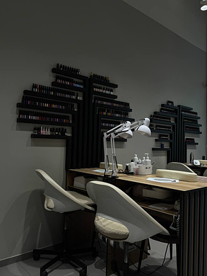 Студия маникюра в крупном ТЦ 