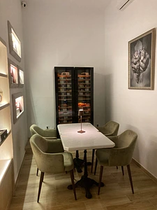 Продуктовый магазин деликатесов с винотекой 9