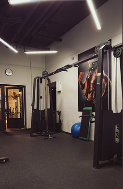 Фитнес-клуб с Тренажерным залом 240м2 
