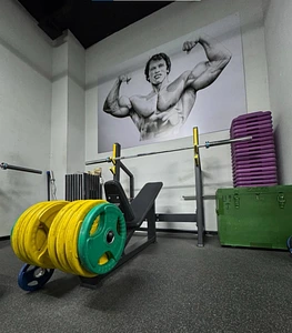 Фитнес-клуб с Тренажерным залом 240м2  0